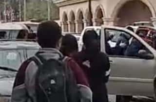 El supuesto secuestro de un joven la tarde de ayer, frente a una escuela en el centro de Apodaca, fue descartado por la Secretaria de Seguridad Pública municipal de esa localidad, se trataba de una persona que iba a ser recluido en un centro de rehabilitación, pero al parecer se lo llevaron en forma violenta.