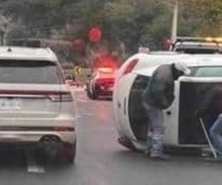 Se registran volcaduras en Monterrey y San Pedro