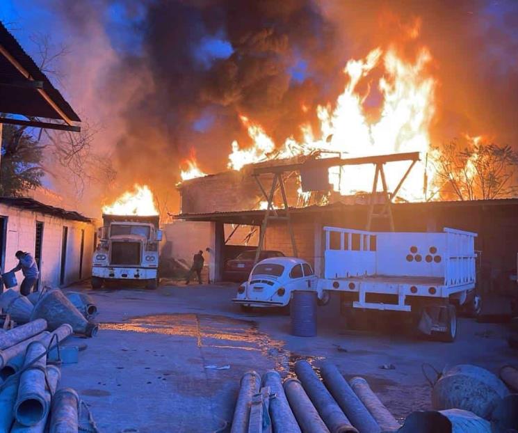 Acaba fuego con dos casas