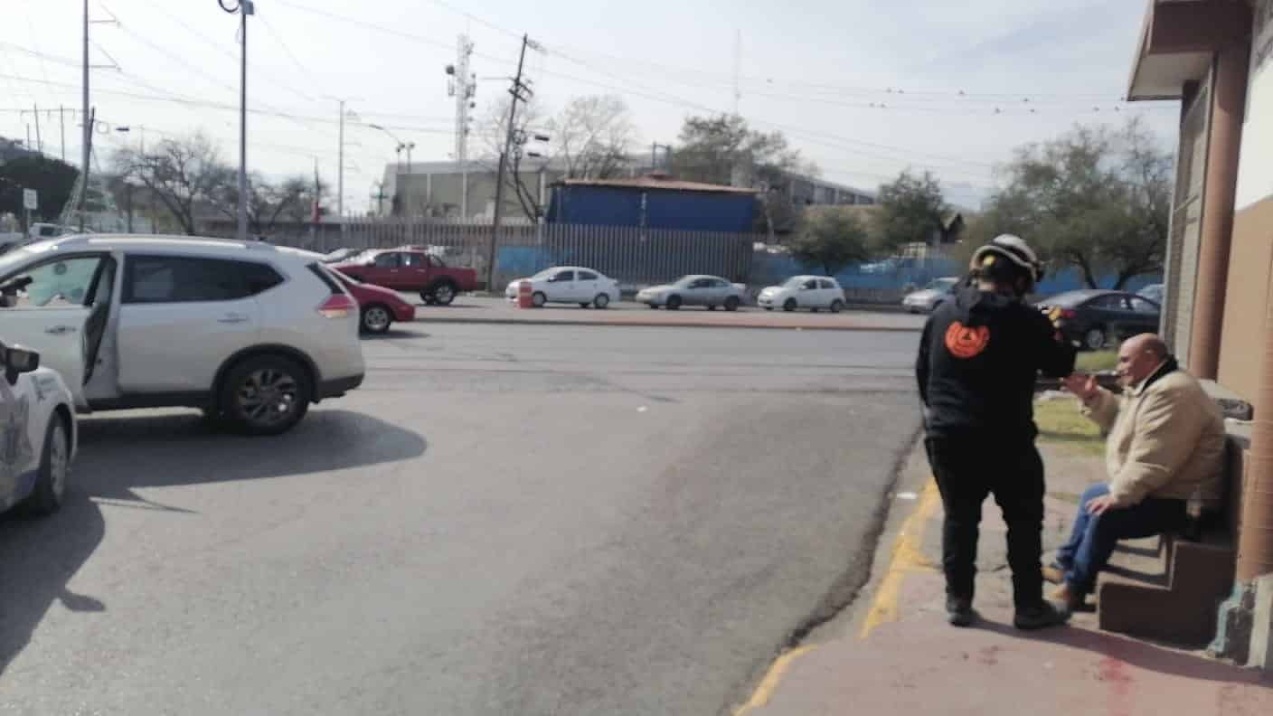Una camioneta fue chocada por el tren luego de que presuntamente intentó ganarle el paso, ayer en el municipio de San Nicolás, sin que se reportaran lesionados.