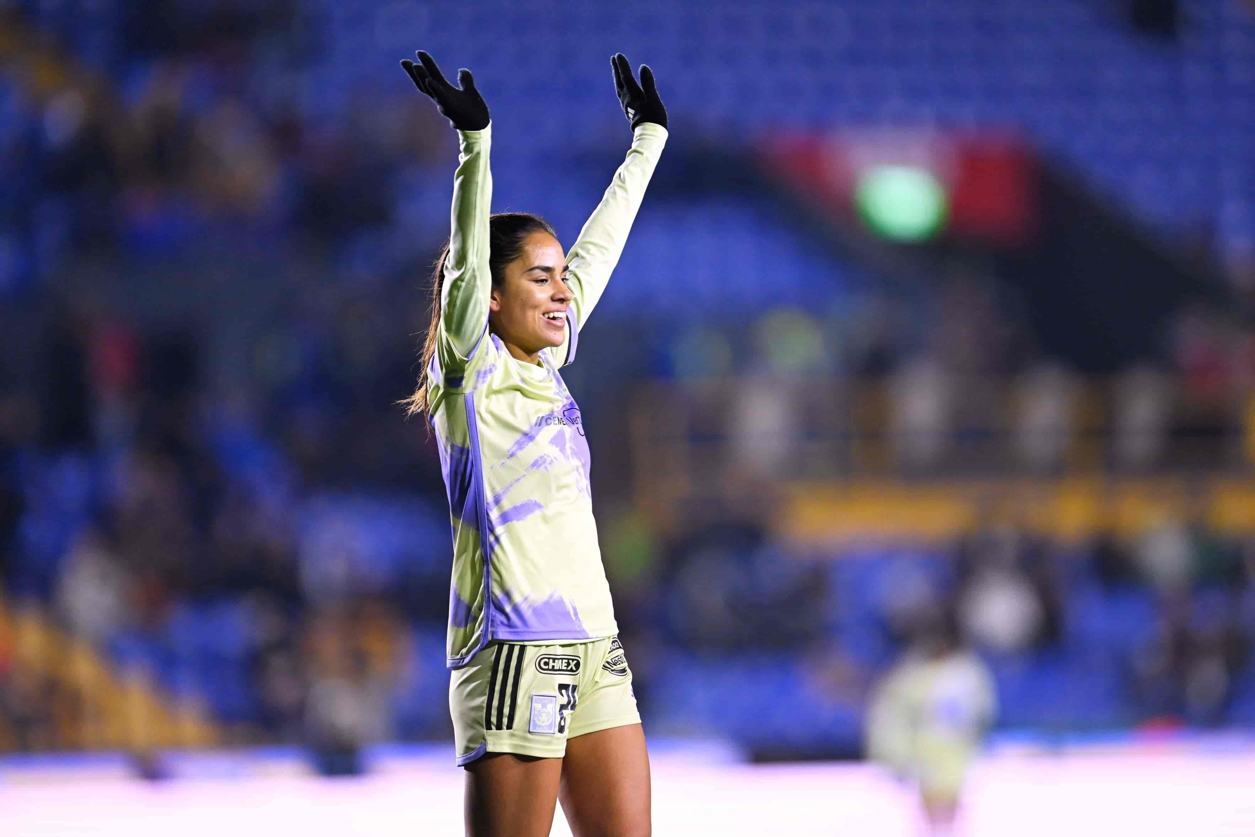 Maricarmen Reyes anota.
