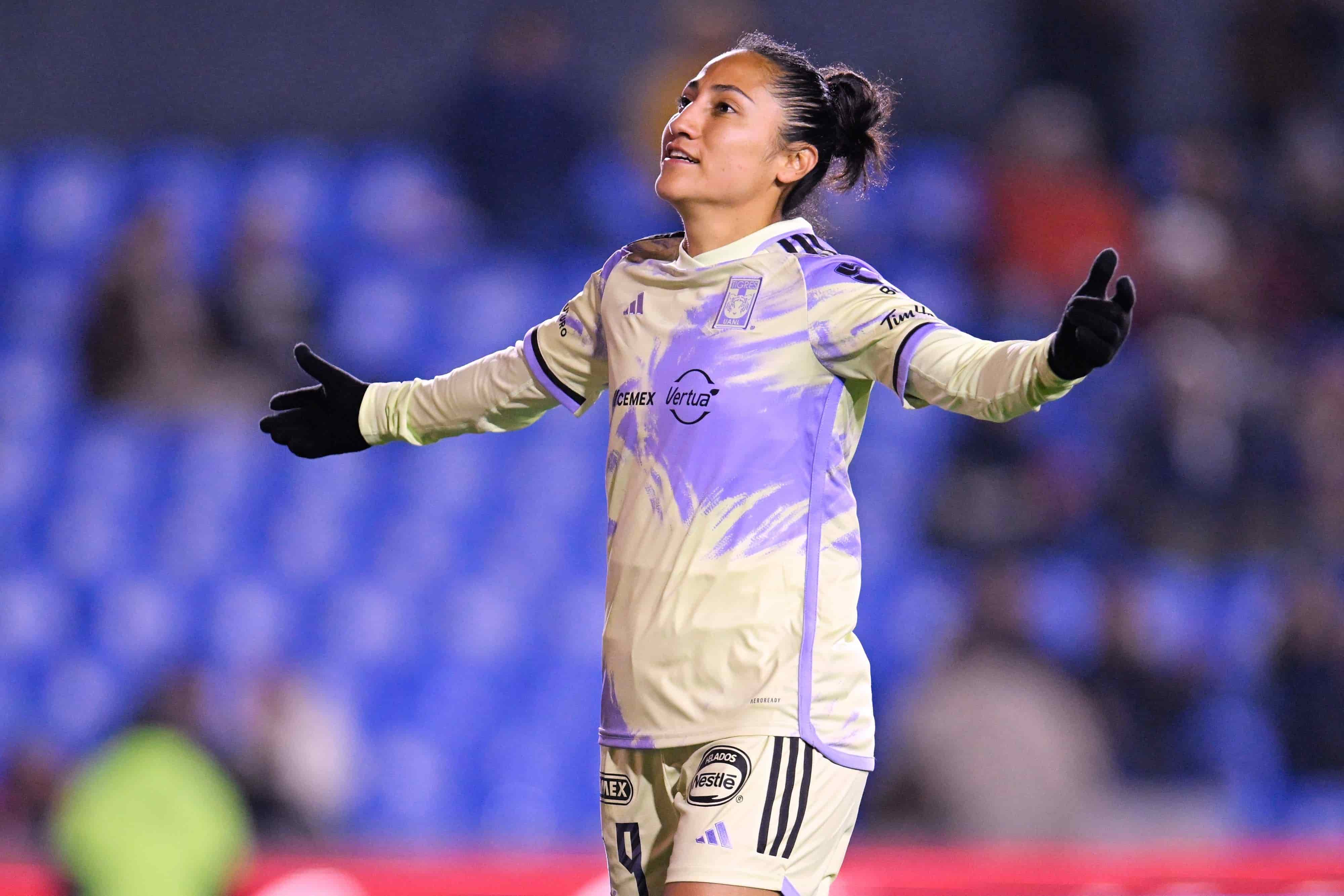 Stephany Mayor hace doblete y se convierte en la máxima goleadora de Tigres Femenil.