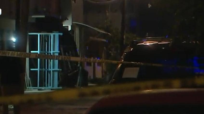 Con diversas quemaduras en el rostro y otras partes del cuerpo resultó un menor tras registrarse una explosión en su domicilio cuando presuntamente experimentaba con químicos, en la Colonia 15 de Septiembre, al sur de Monterrey.