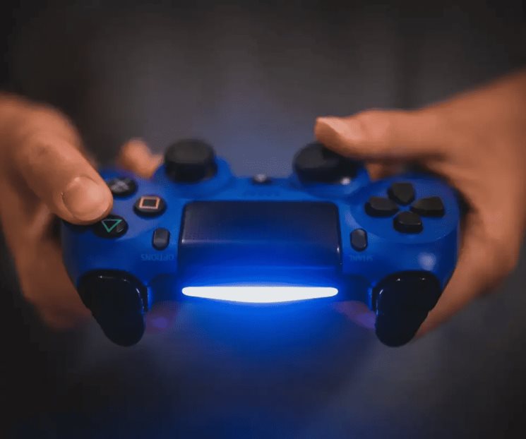 En 2023 los juegos de PS4 se vendieron más que los de Xbox Series