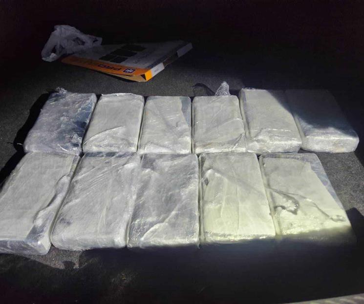 Lo detienen con 13 kilos de cocaína en General Bravo