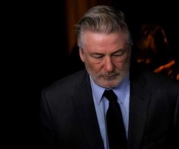 Acusan a Baldwin de homicidio involuntario por muerte de Hutchins