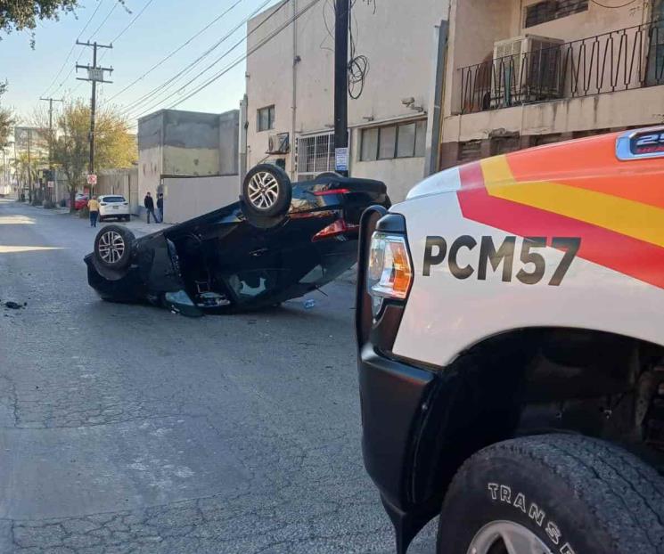 Resulta conductora herida en volcadura