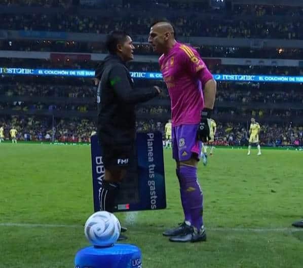 Árbitro visitaba a Tigres en un hotel de concentración