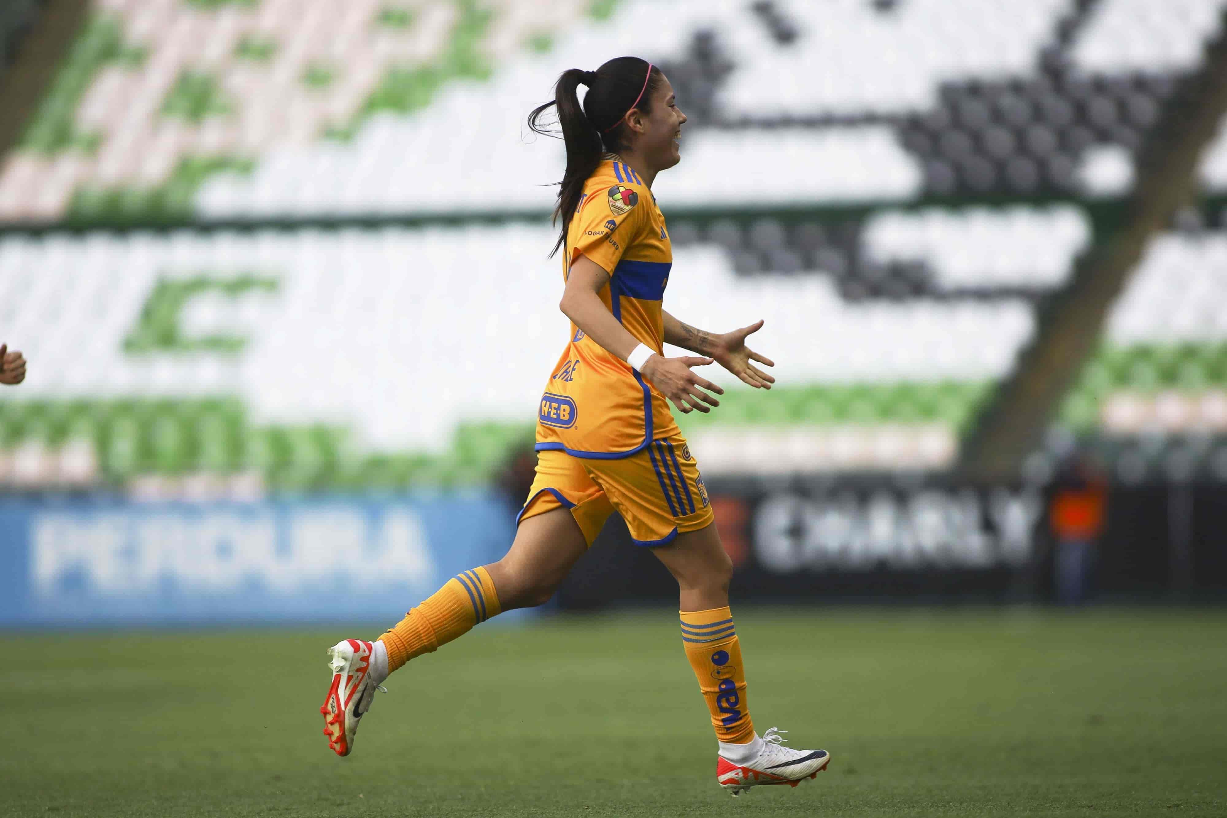 Lizbeth Ovalle hace doblete.