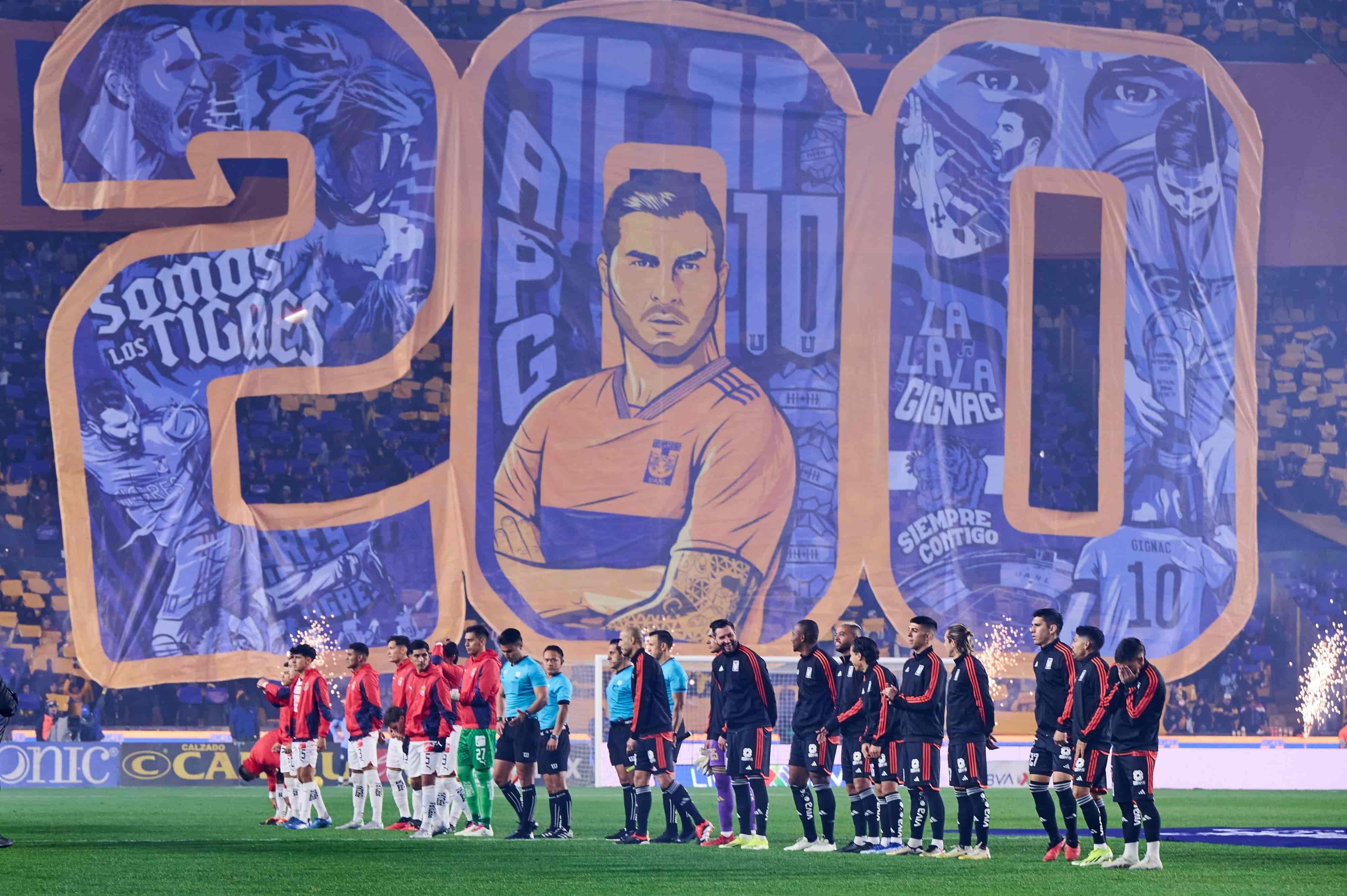 Homenaje a André Pierre Gignac por sus 200 goles.