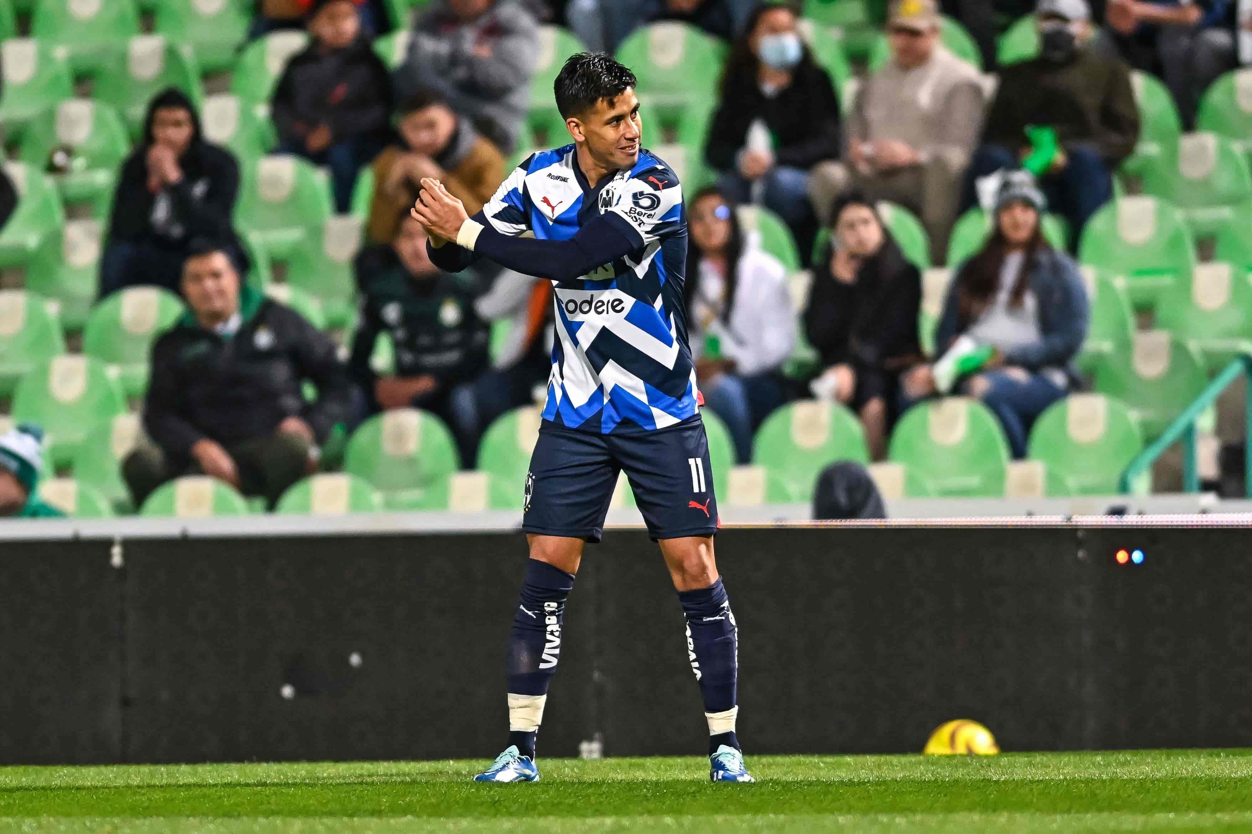 Maxi Meza hace el 1-0.
