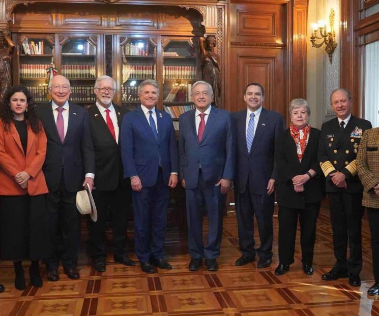 Recibe AMLO a congresistas de Estados Unidos en Palacio Nacional