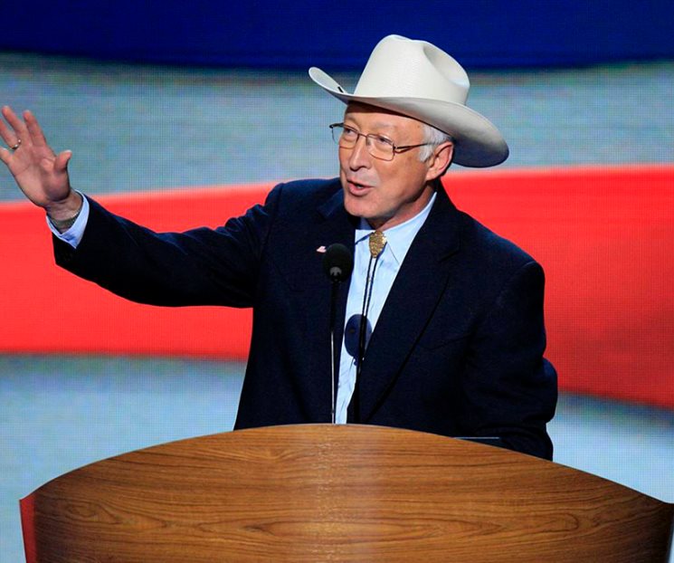 Ken Salazar: Seguiremos con vuelos de repatriación