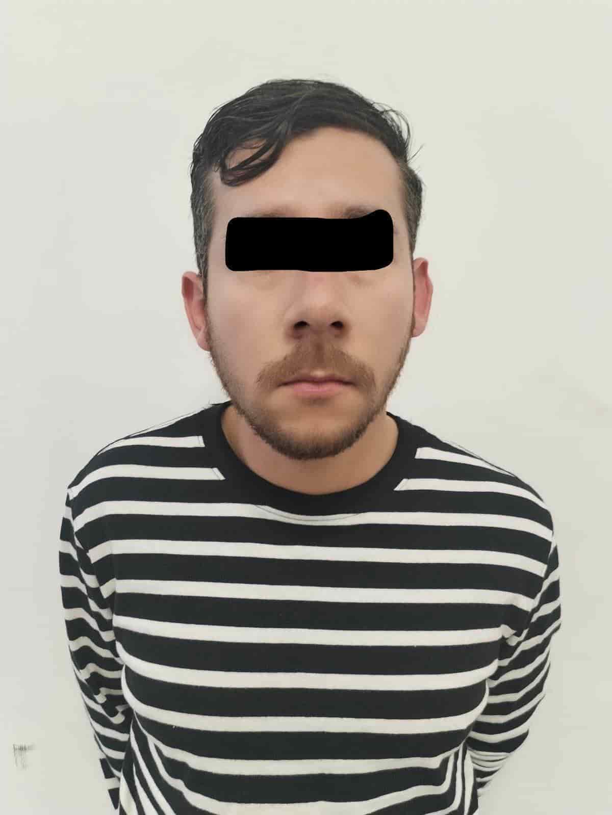 El presunto responsable de una serie de asaltos en diferentes municipios de la zona metropolitana de Monterrey, fue detenido por elementos de la Secretaría de Seguridad Pública de San Nicolás, luego de captarlo las cámaras del C4 municipal en un auto robado.
