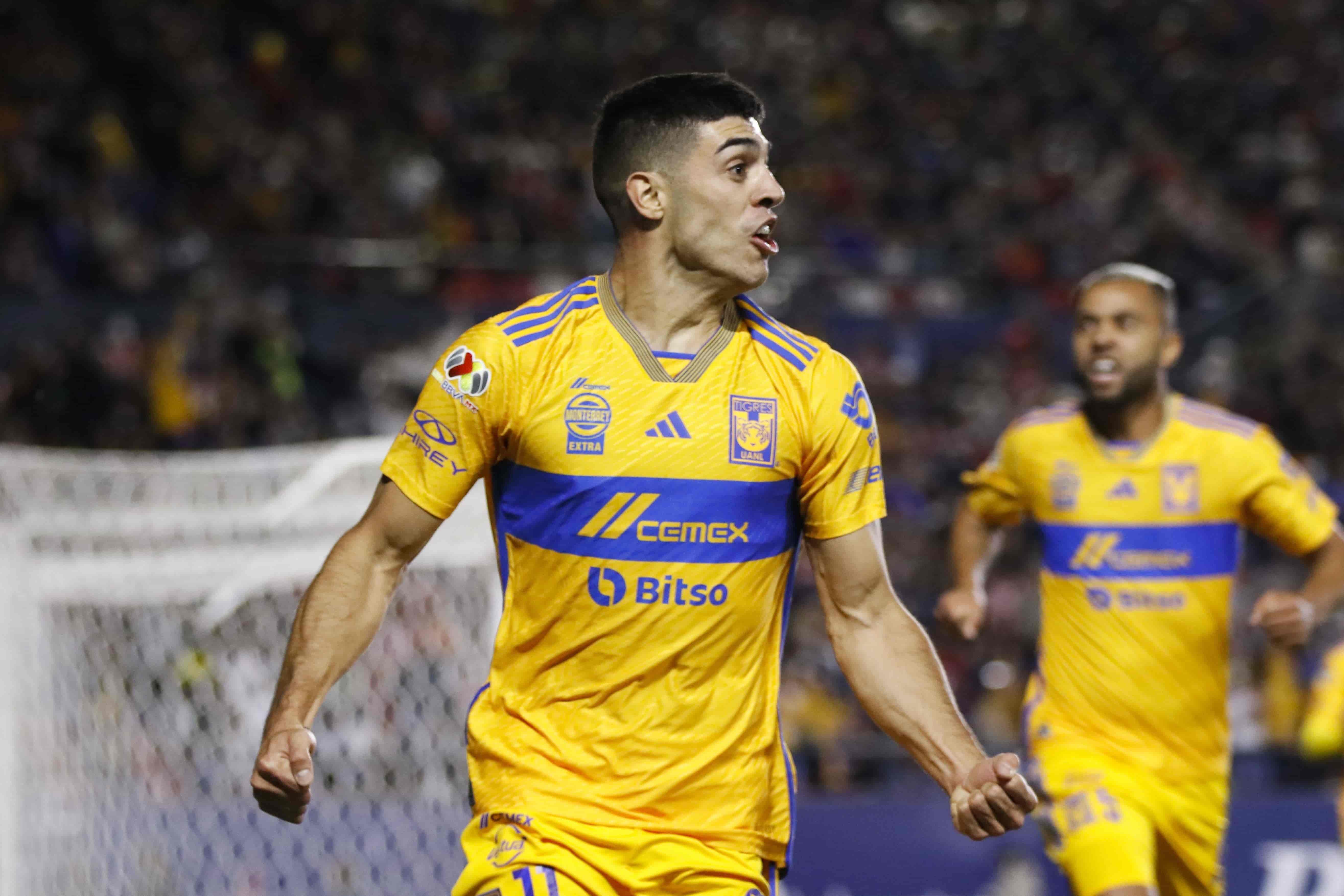 Juan Brunetta se estrena con Tigres y hace el 2-1.