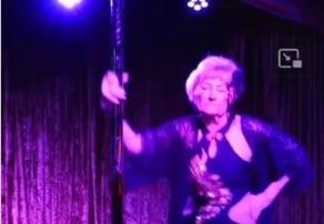 Abuela se libra de prejuicios con pole dance en EU