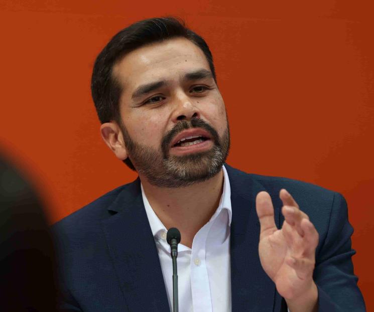 Vieja política sólo va por su hueso y su fuero, afirma