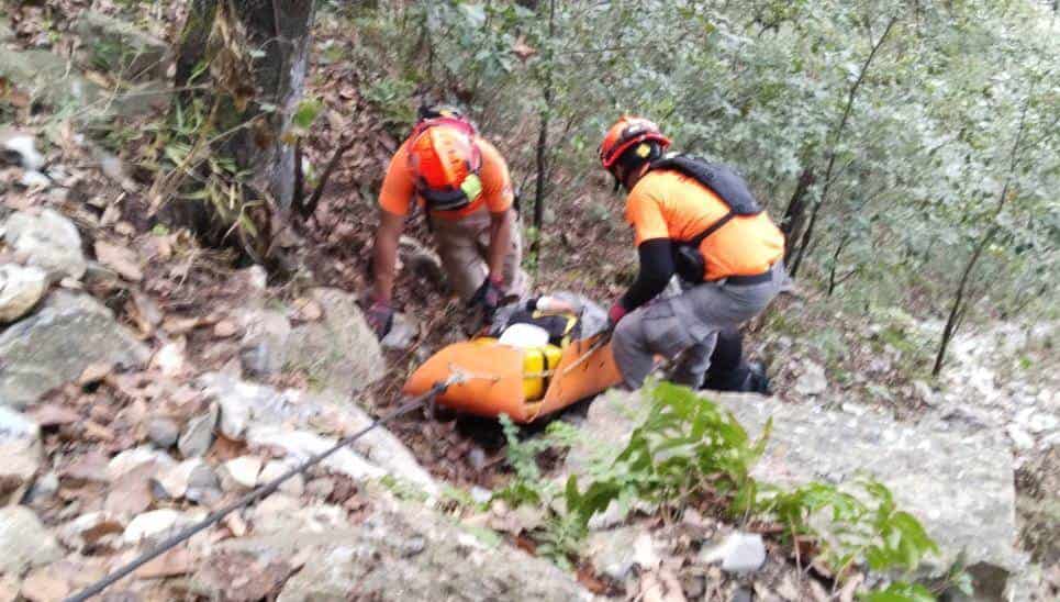 Una mujer que se lesionó el tobillo en el Cerro de la Silla, a casi 2 mil metros de altura, fue auxiliada por elementos de Protección Civil de Guadalupe, del Estado y Policía, la tarde del jueves, culminando en rescate ayer por la mañana, en Ciudad Guadalupe.