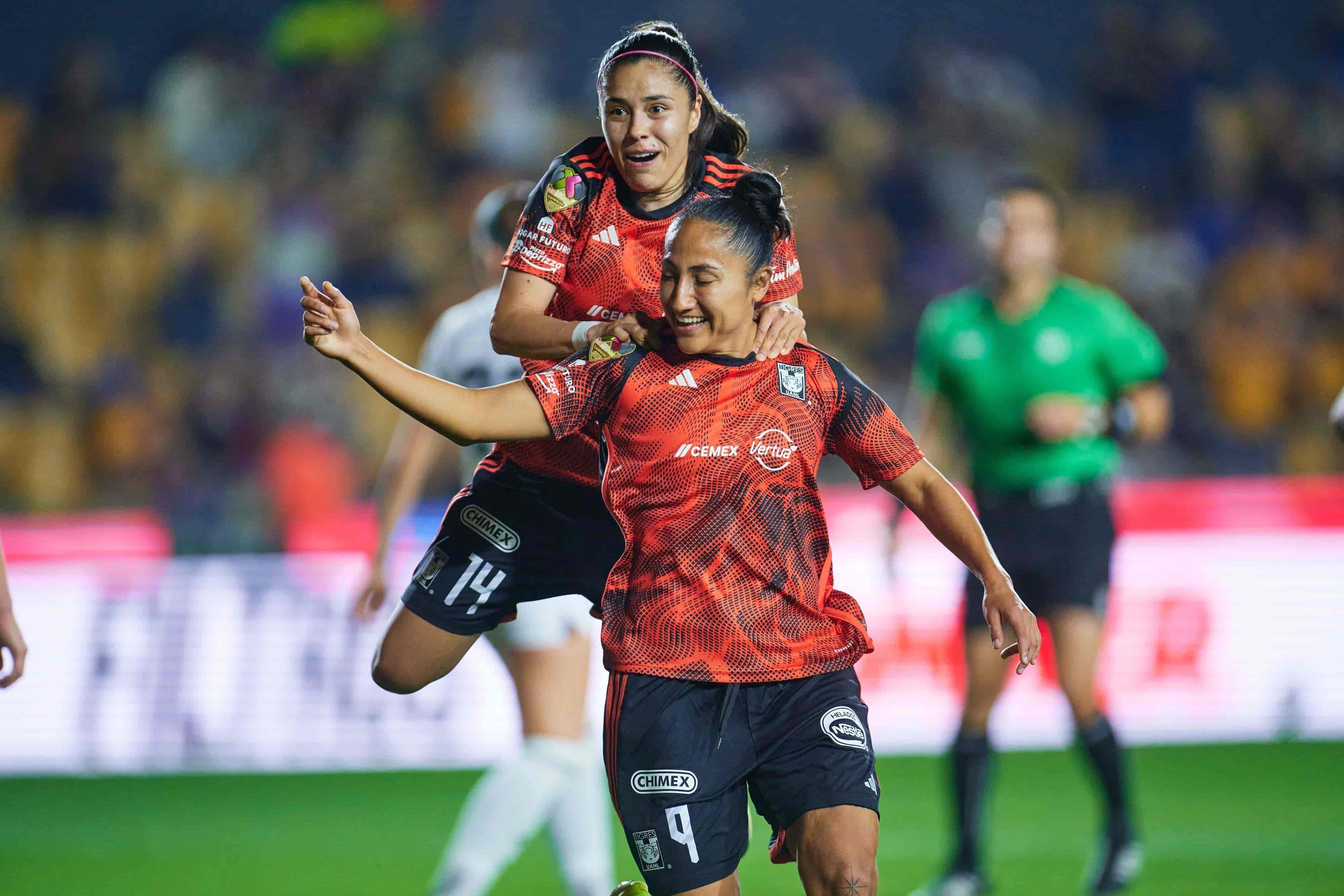 Stephany Mayor hace el 1-0.