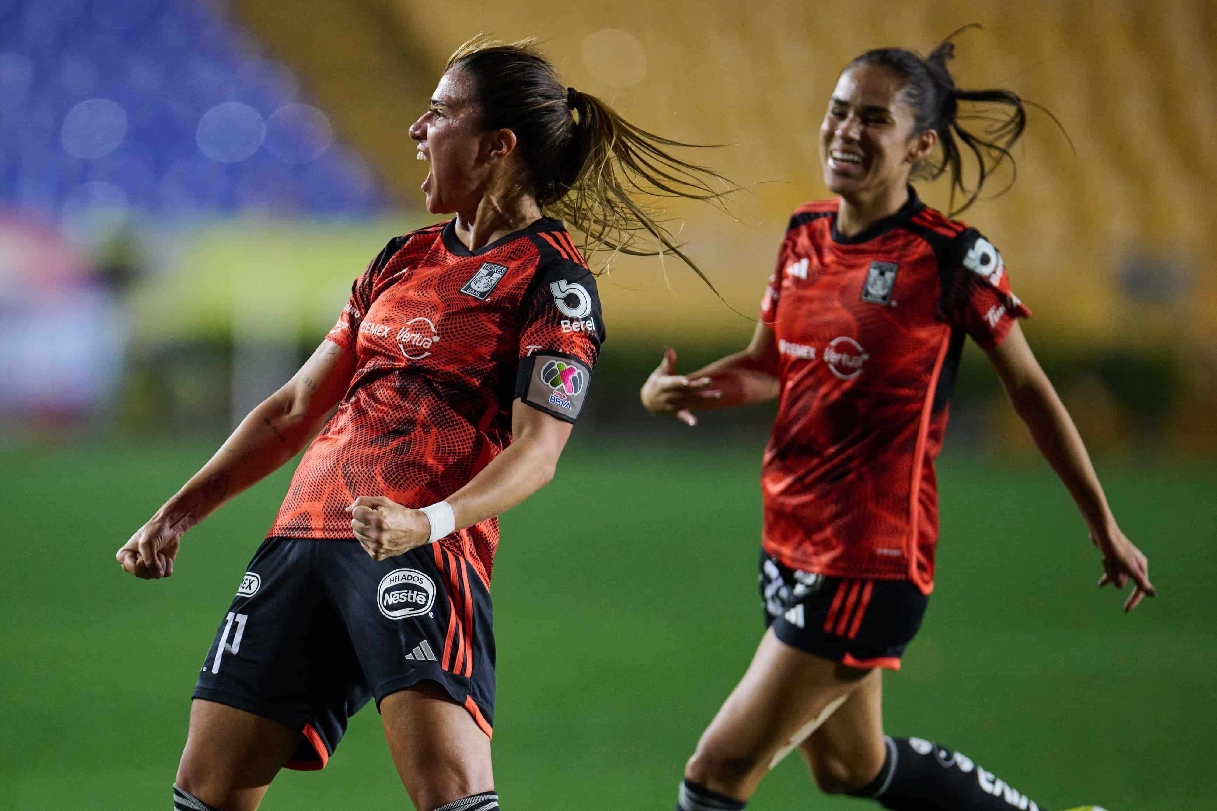 Nallely Rangel hace el 2-0.