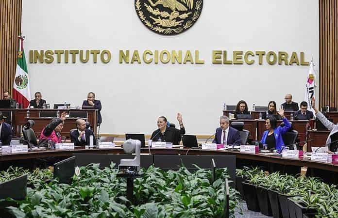 Ordenan retiro de publicaciones de Presidencia