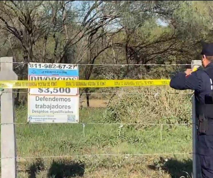 Descubren cuerpo de hombre en terreno baldío de Juárez