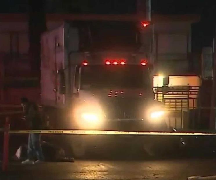 Fallece motociclista tras estrellarse contra tráiler