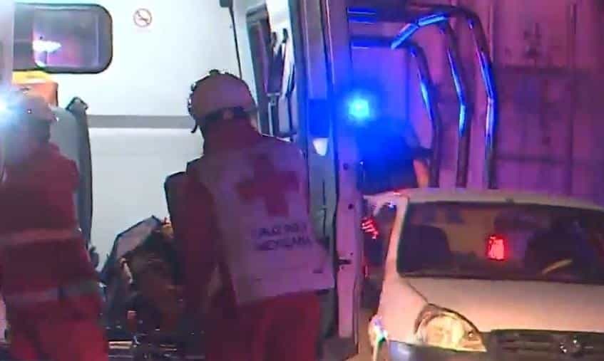 En lo que aparentemente se trató de un intento de asalto, un hombre resultó con una herida de bala a la altura de uno de sus glúteos, la madrugada de ayer en calles de la Colonia Hidalgo, en Monterrey.