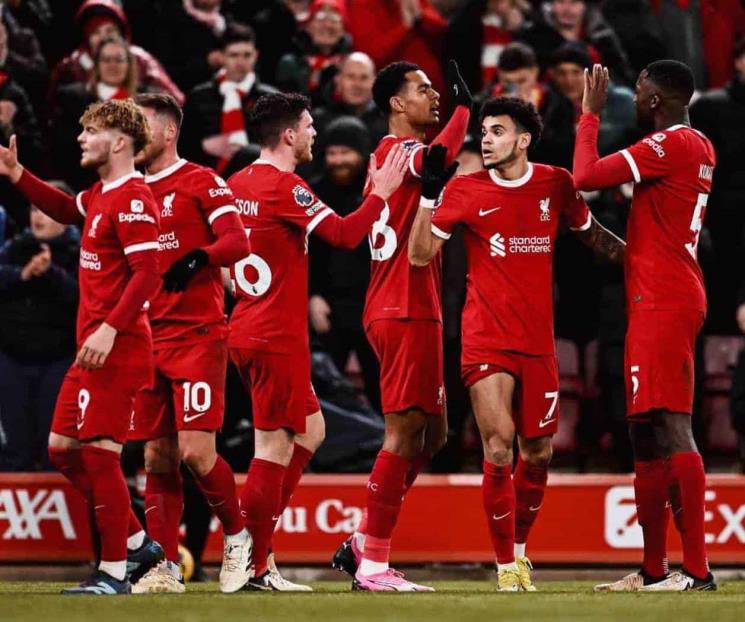 Liverpool golea al Chelsea y siguen en la cima en la Premier League
