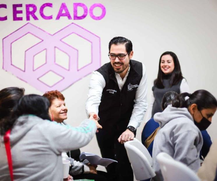 Entregan en Santiago tarjetas ‘Cuidamos de Ti’