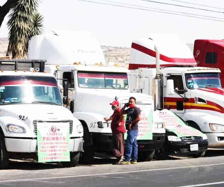 Protestan transportistas para exigir seguridad