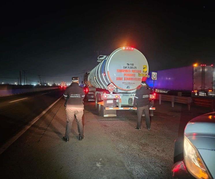 Aseguran pipa con gasolina robada