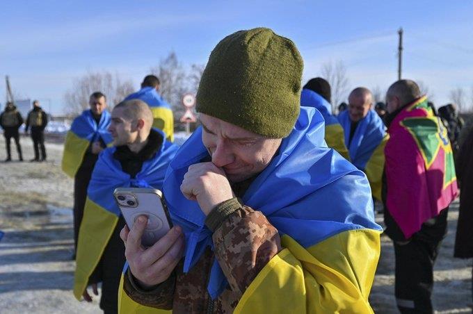 Rusia y Ucrania intercambian prisioneros de guerra