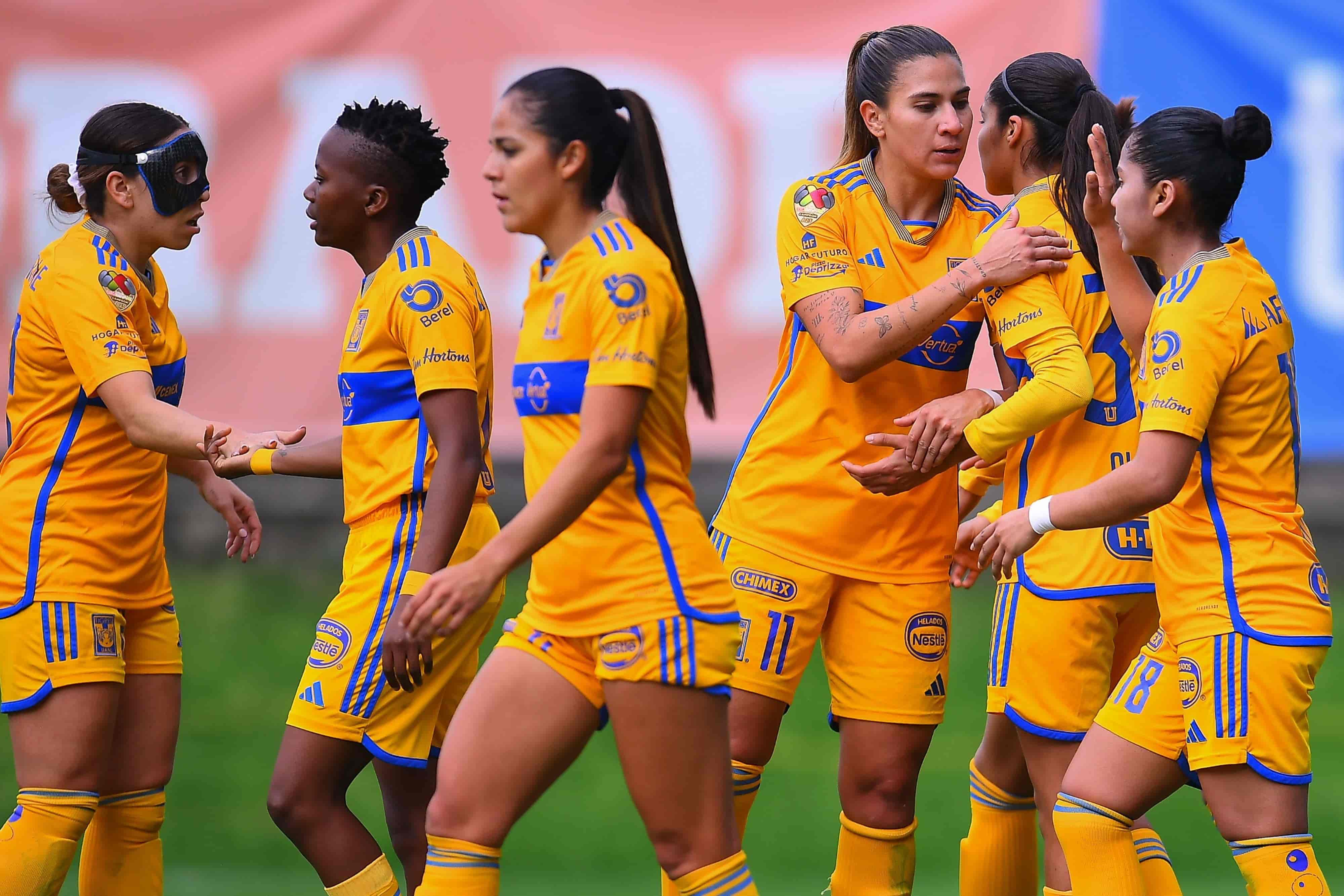 Felinas siguen invictas en el torneo.