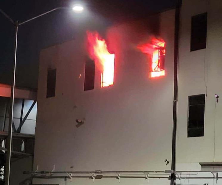 Arde sección del Hospital Universitario