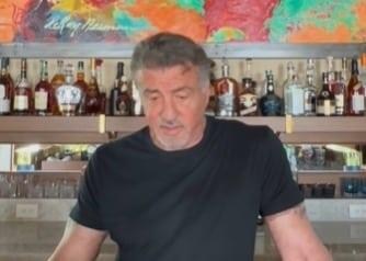 "Apollo, sigue golpeando" Sylvester Stallone se despide de Weathers