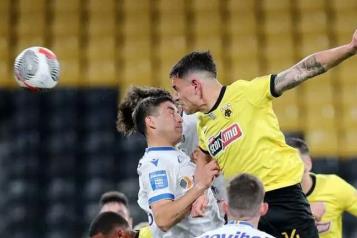 AEK de Orbelin gana y lideran en Grecia