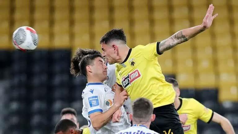 AEK de Orbelin gana y lideran en Grecia