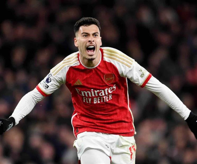 Vence Arsenal a Liverpool y se mete a la pelea por el título