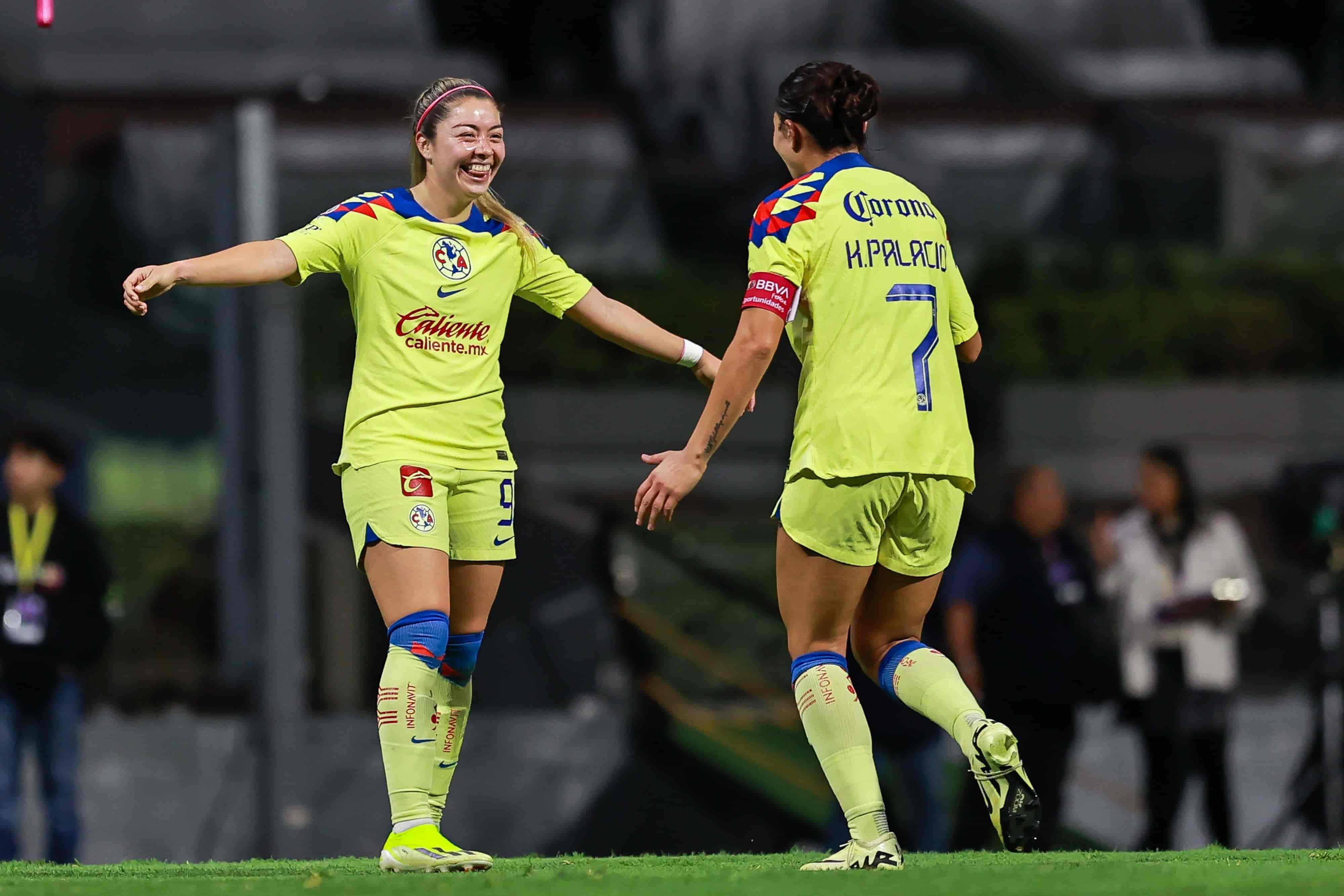 Katty Martínez hace el 4-0.