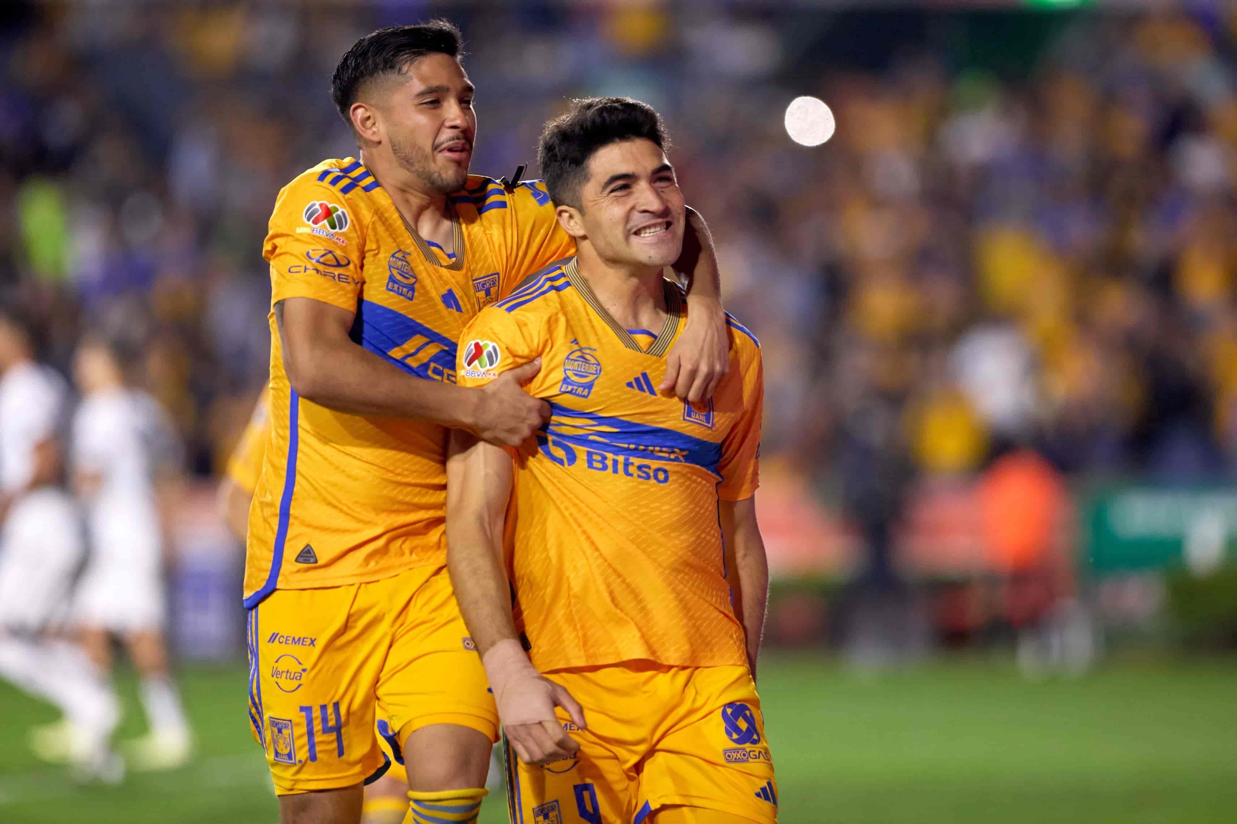 Nicolás Ibáñez hace doblete.