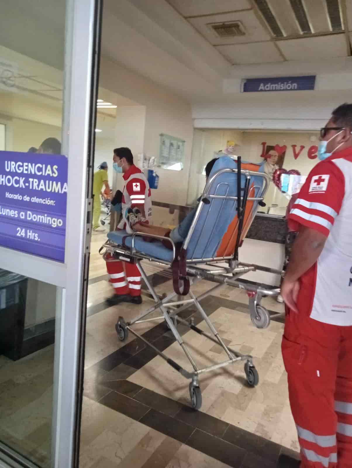 Después de acudir a un reporte de violencia familiar, por el presunto aborto de una mujer, la Policía de Monterrey localizó envoltorios de hierba verde con las características de la mariguana, 49 casquillos hábiles y un accesorio de arma larga.