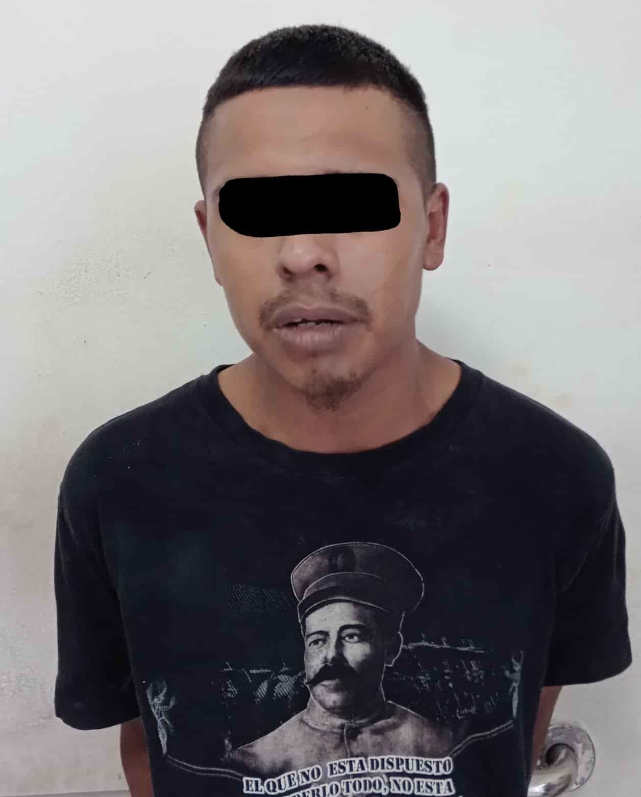 El presunto responsable de maltrato y heridas, al parecer con un machete a un perro, fue detenido por elementos de Proxpol Escobedo en la Colonia Privadas Camino Real 2, municipio de General Escobedo.