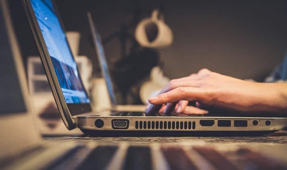 La UE quiere criminalizar la pornografía y los deepfakes generados p