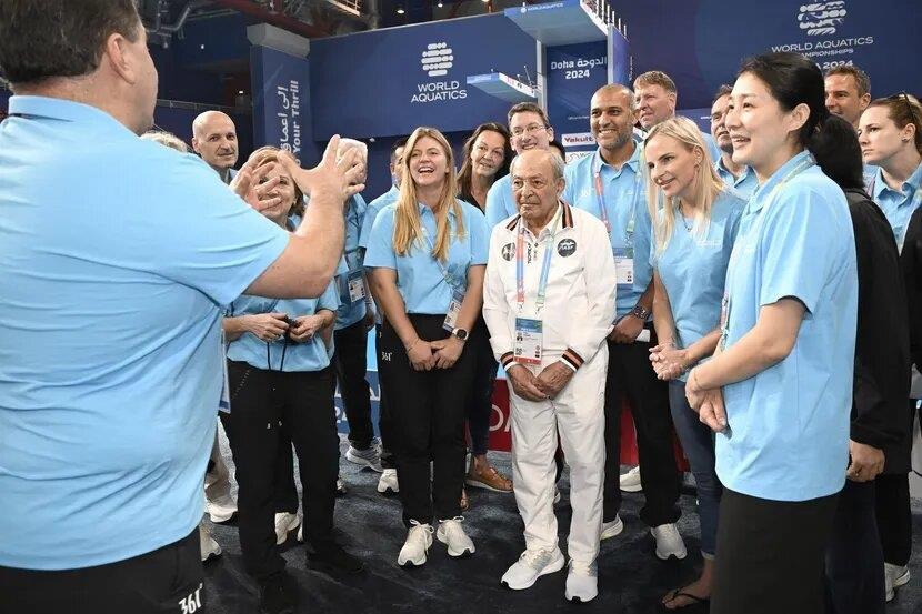 ¡A sus 100 años! ex clavadista vuelve a lanzarse en Mundial de Doha