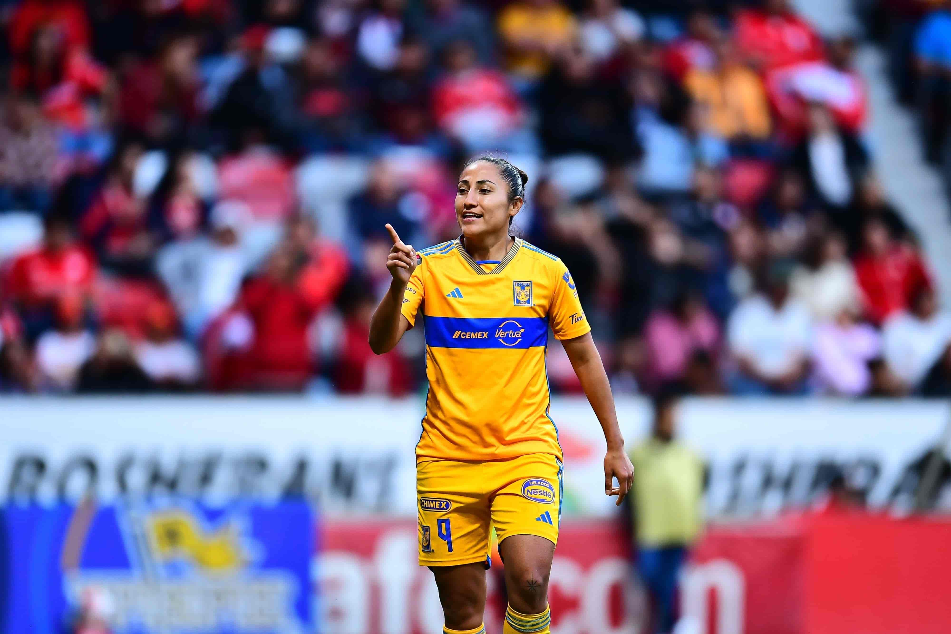 Stephany Mayor hace doblete.