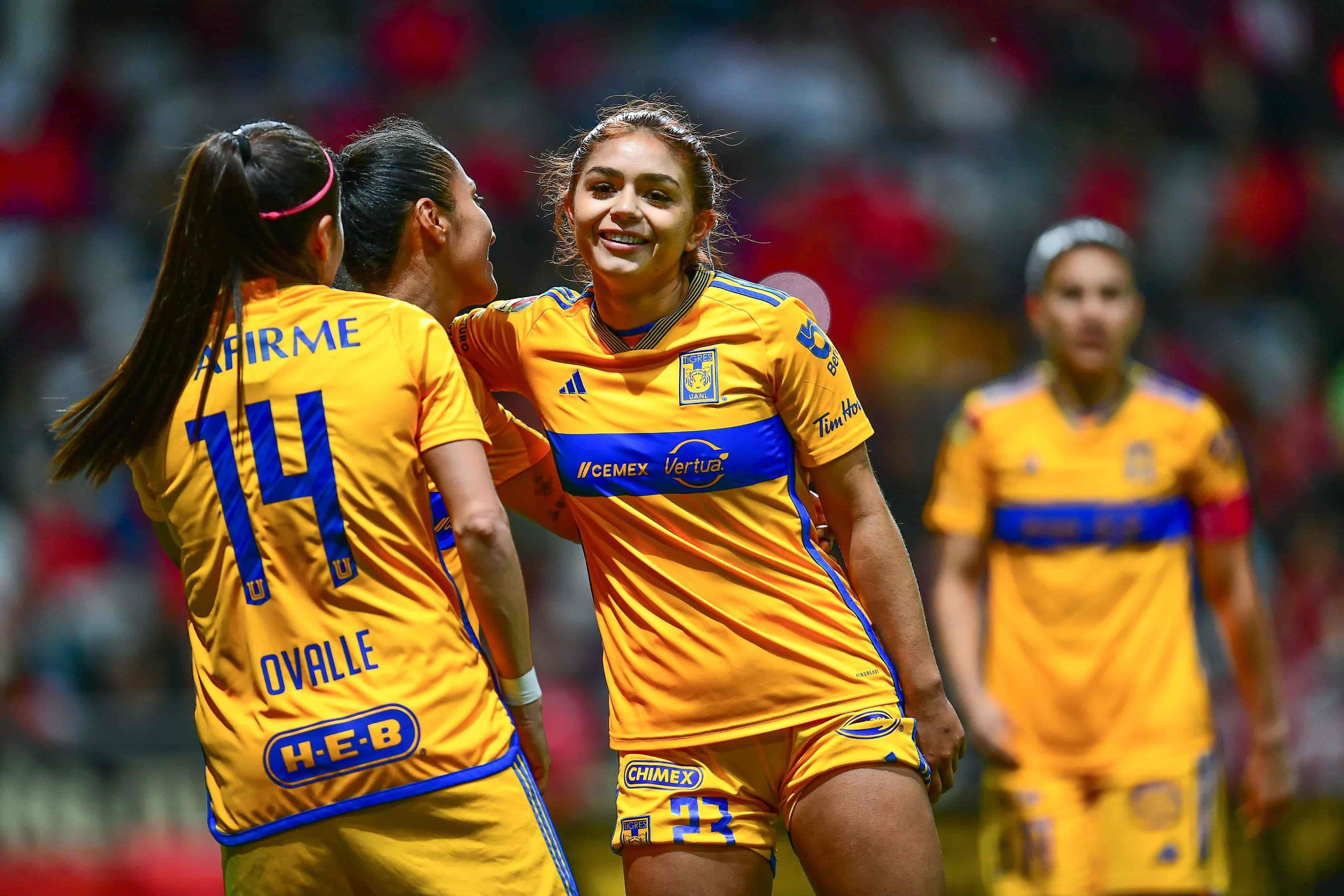 Felinas siguen invictas.