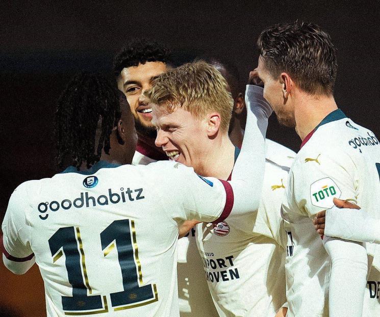 El PSV del Chucky golea y siguen de líderes en Holanda