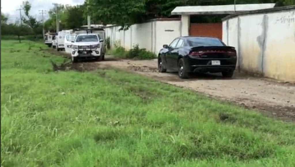 Roban tractor de rancho en Cadereyta