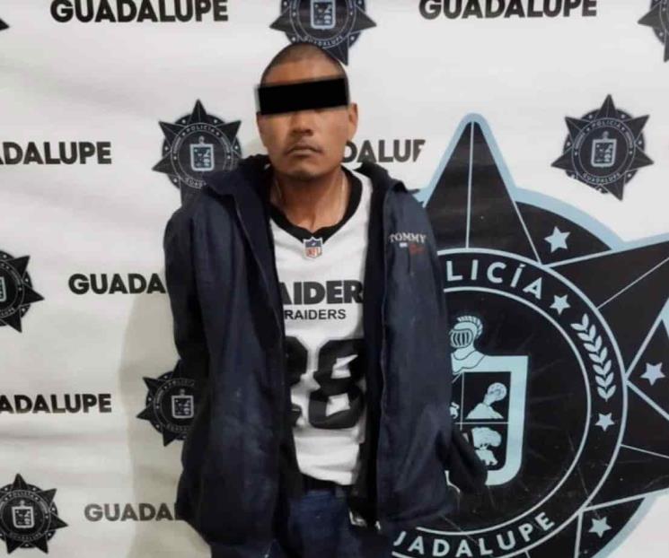 Cae motociclista con arma de fuego Cae motociclista con arma de fuego